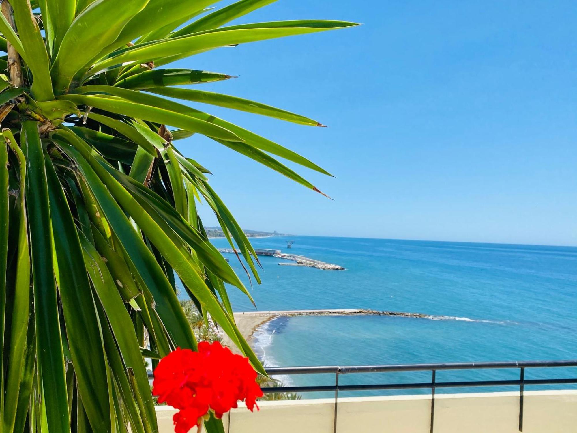 The First Line Of The Sea Apartment Marbella Exterior foto